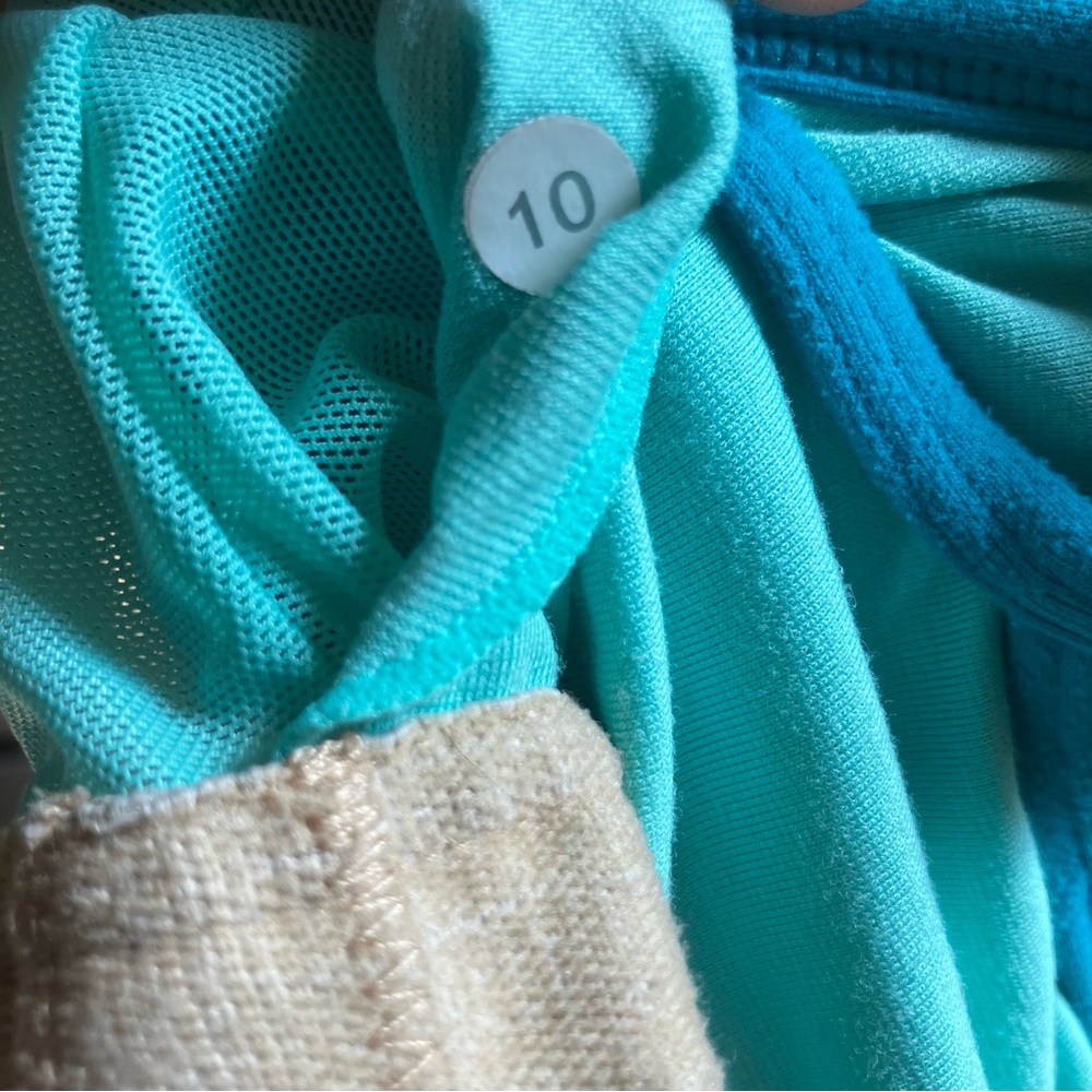 Lululemon Blue Y Tank Top Size 10 - Picture 8 of 10